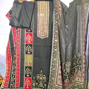 Midnight Black Lahoree 3-Piece – পোকা ডট ও ফ্লোরাল প্যাটার্ন